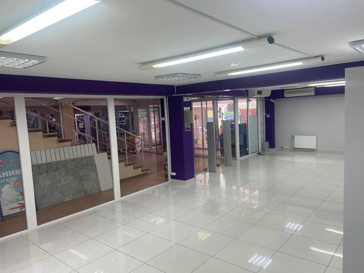 Снять  торговое помещение