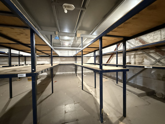 Снять  помещение свободного назначения