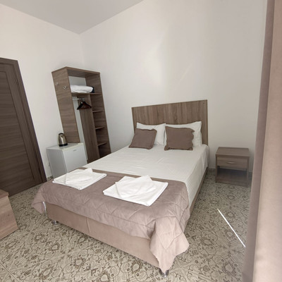 Купить --комнатную квартиру