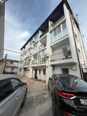 Купить --комнатную квартиру